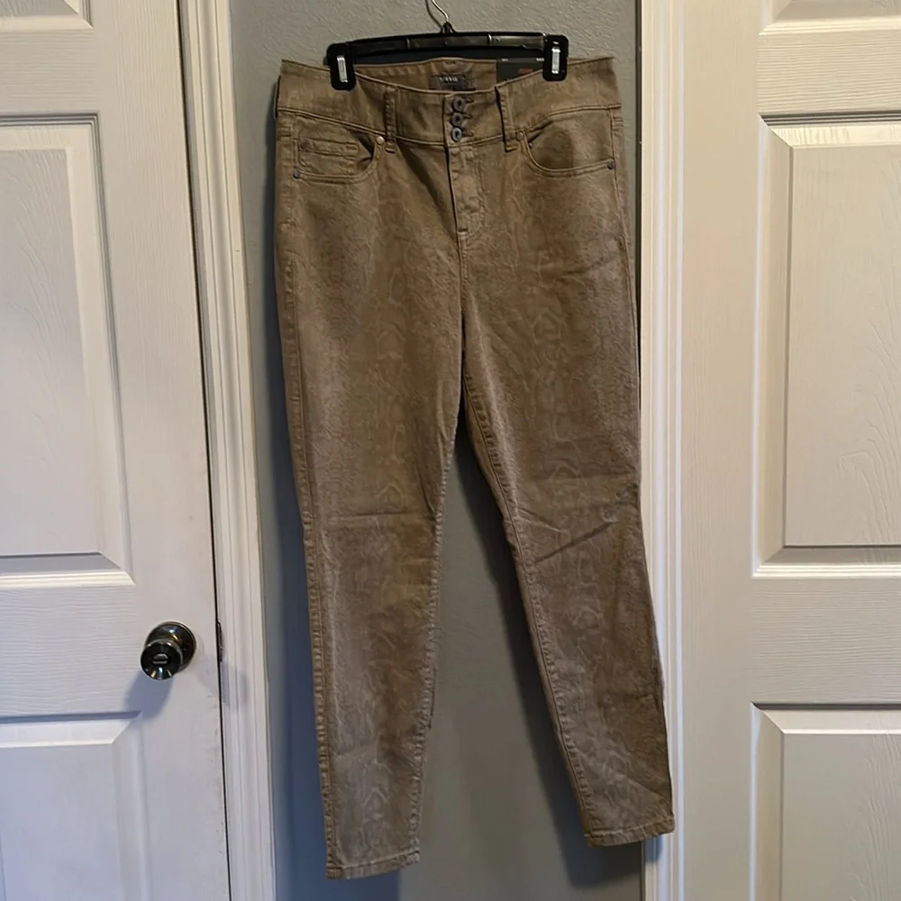NWT Torrid Snakeskin Jeggings Jeans Leggings Khaki Feel The Fit Super Soft Plus - Picture 4 of 7